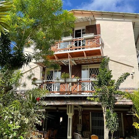 Chez Henri Hotel Pointe D'Esny Exterior photo